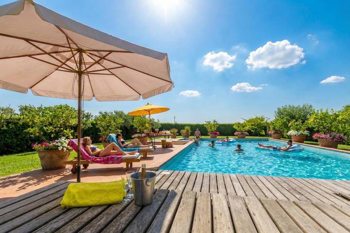 Villa voor 8 personen, met terras en zwembad, kindvriendelijk in Versilia
