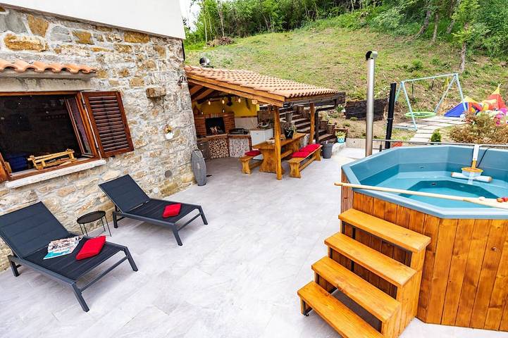 Ferienhaus für 9 Personen, mit Balkon