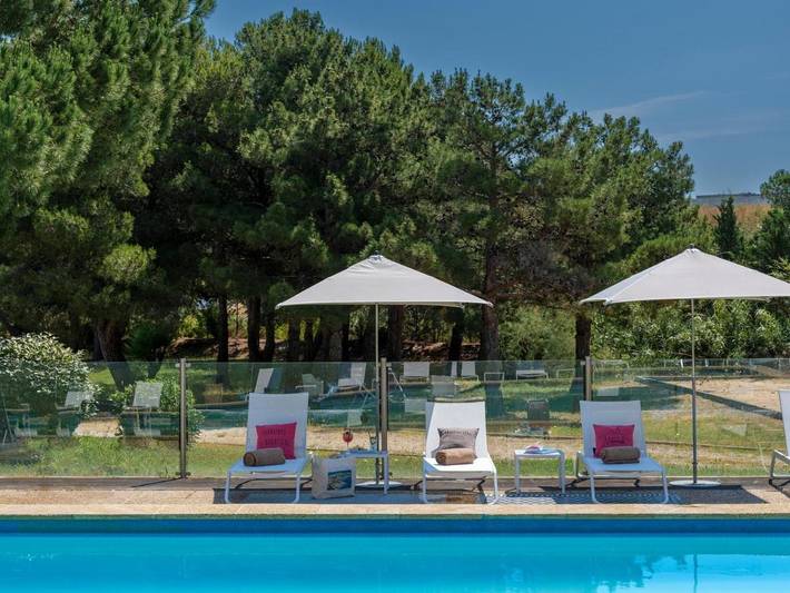 Hôtel pour 3 personnes, avec jardin ainsi que piscine et sauna, animaux acceptés
