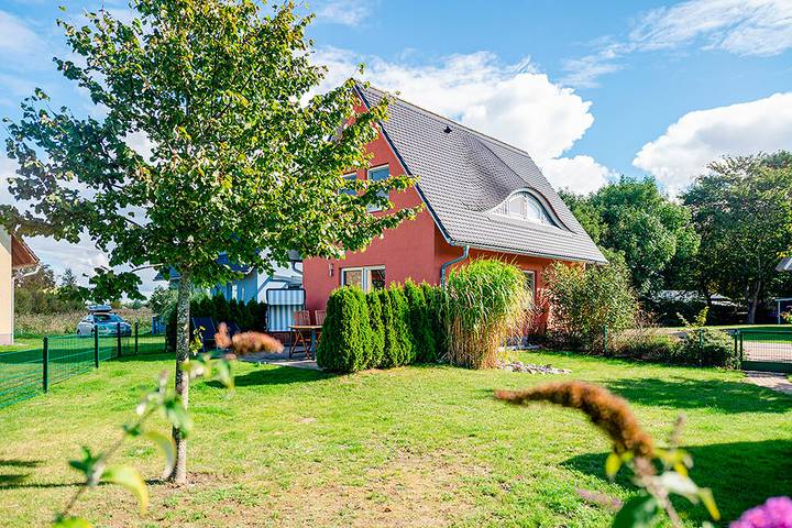 Ferienhaus mit Meerblick für 4 Personen, mit Terrasse und Sauna sowie Garten, mit Haustier auf Rügen - 2
