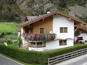Ferienwohnung für 5 Personen, mit Balkon, kinderfreundlich im Stubaital