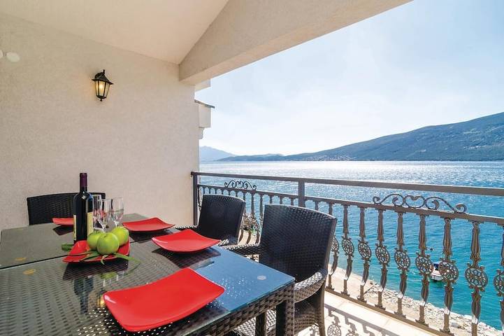 Holiday apartment for 6 people, with pets - 1