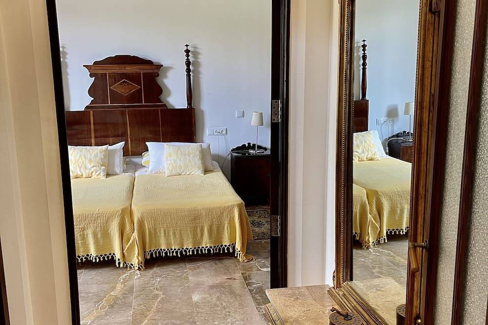 6bedroom+6bathroom, Alaró, Train, Ac, Wifi, Big Pool, Bbq, Sierra Tramuntana in Consell, Mallorca Inselmitte