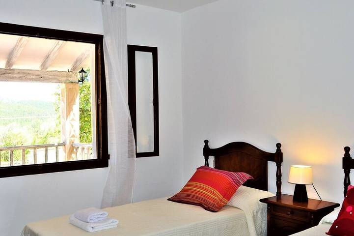 Villa con piscina privada, wifi, aire acondicionado y vistas a montaña ideal pa in Esporles, Mallorca Oeste