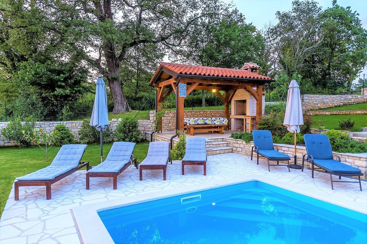Villa Vesna with Private Pool in Jakovici, Central Istria