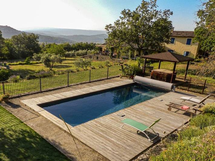Casa de vacaciones en Bonnieux con piscina. in Bonnieux, Parque natural regional del Luberon