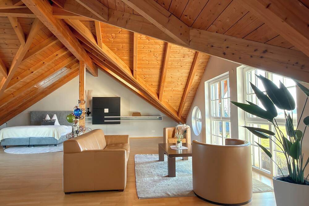 Lieblingsplatz nahe Salzburg – 4 Schlafzimmer, Privatgarten, Pool & Klimaanlage in Seekirchen am Wallersee, Bezirk Salzburg-Umgebung