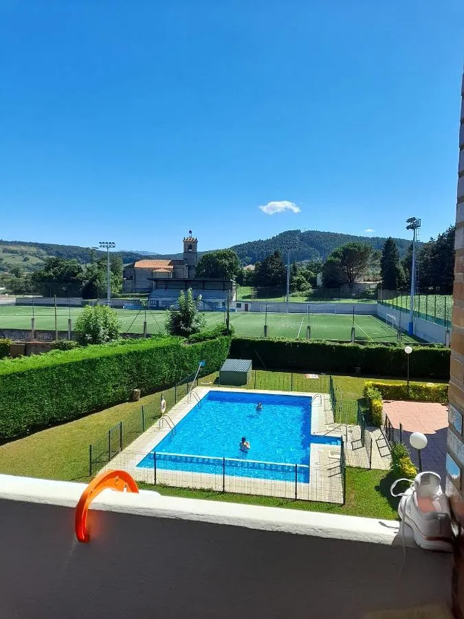 Apartamento de vacaciones para 4 personas, con vistas además de jardín y piscina - 1