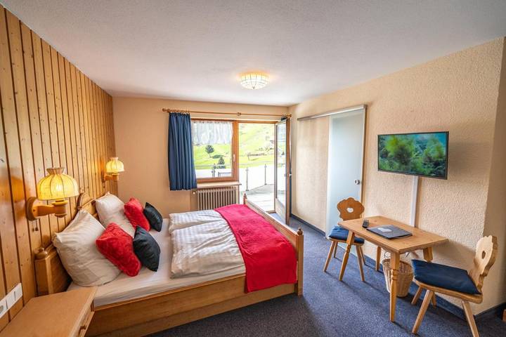 Hotel, z Taras w Wieden