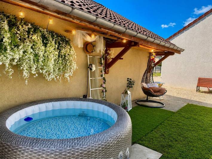 Gîte pour 6 personnes, avec Terrasse et Jardin