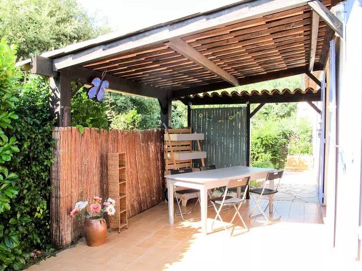 Location de vacances pour 4 personnes, avec terrasse et piscine à Quinson - 4