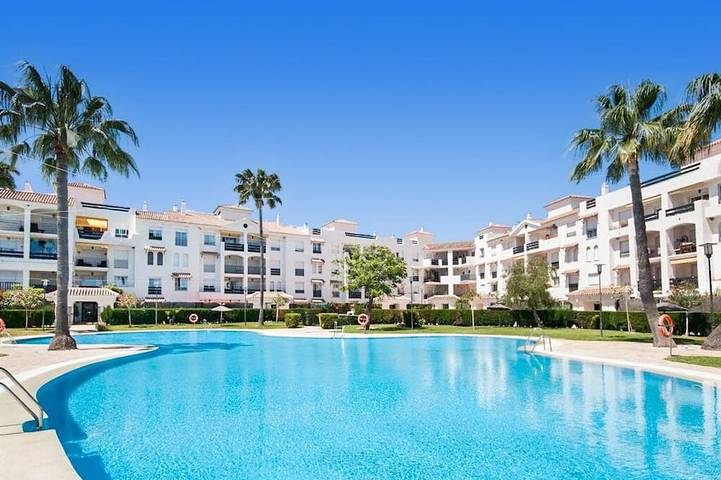 Apartamento de vacaciones para 4 personas, con terraza además de jacuzzi y jardín - 1