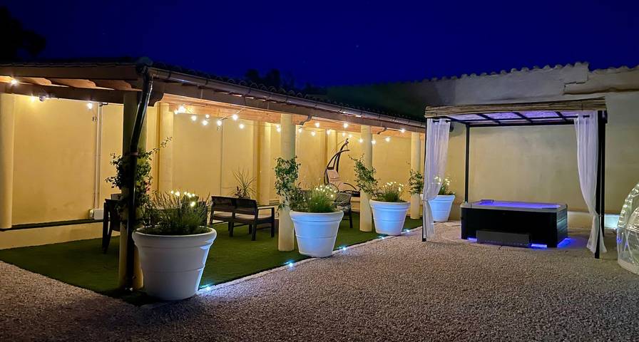 Ferienwohnung für 5 Personen, mit Whirlpool und Garten - 1