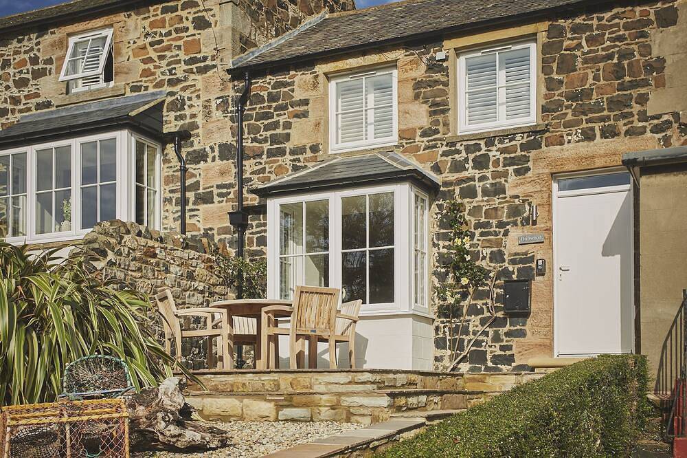 Driftwood - a pet friendly that sleeps 4 guests in 2 bedrooms in Craster, Northumberland