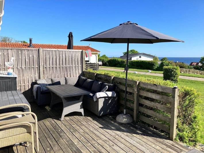 Ferieudlejning for 5 personer, med terrasse og pool i Sandvig