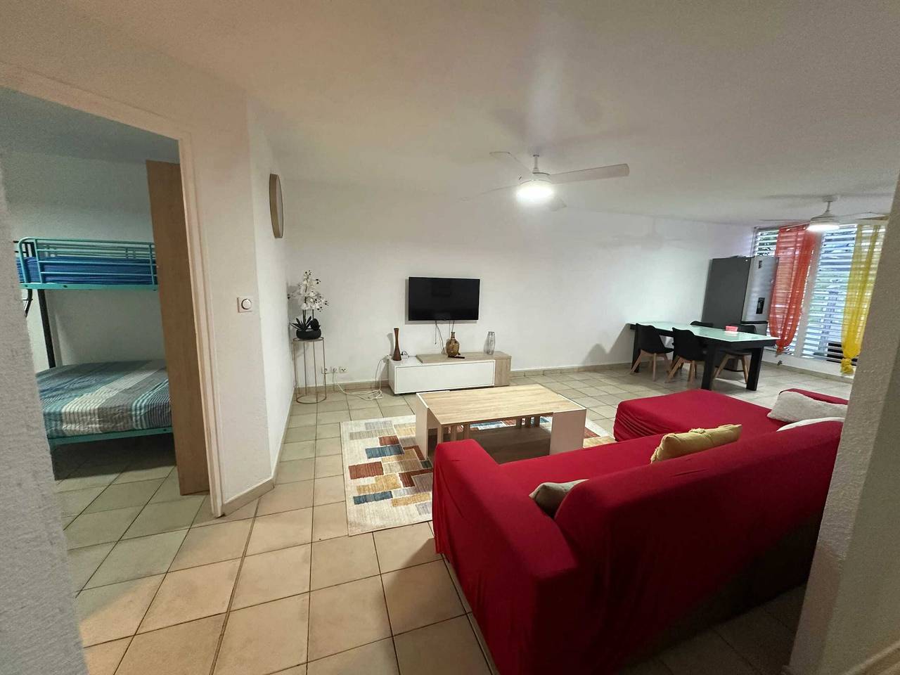 Apartamento entero, Apartamento cerca de Le Moule con terraza y aire acondicionado in Le Moule, Guadalupe