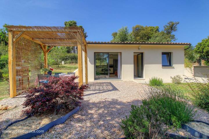 Casa de huéspedes para 2 personas, con Terraza además de Jardín y Vistas en Ajaccio