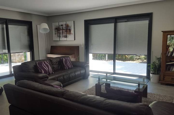 Ideal privacy + nature Peaceful modern villa, large Swimming Pool Provencal village in Peynier, Mediterranean Coast (France)