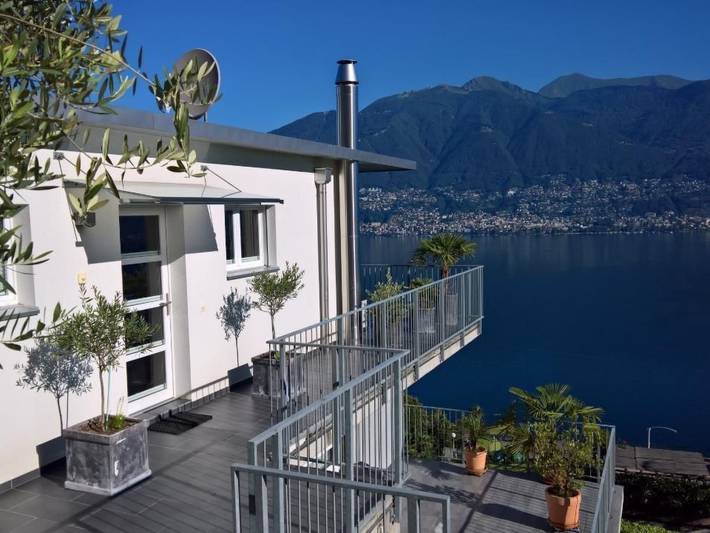 Ferienwohnung für 4 Personen, mit Balkon und Terrasse sowie Seeblick in Piazzogna