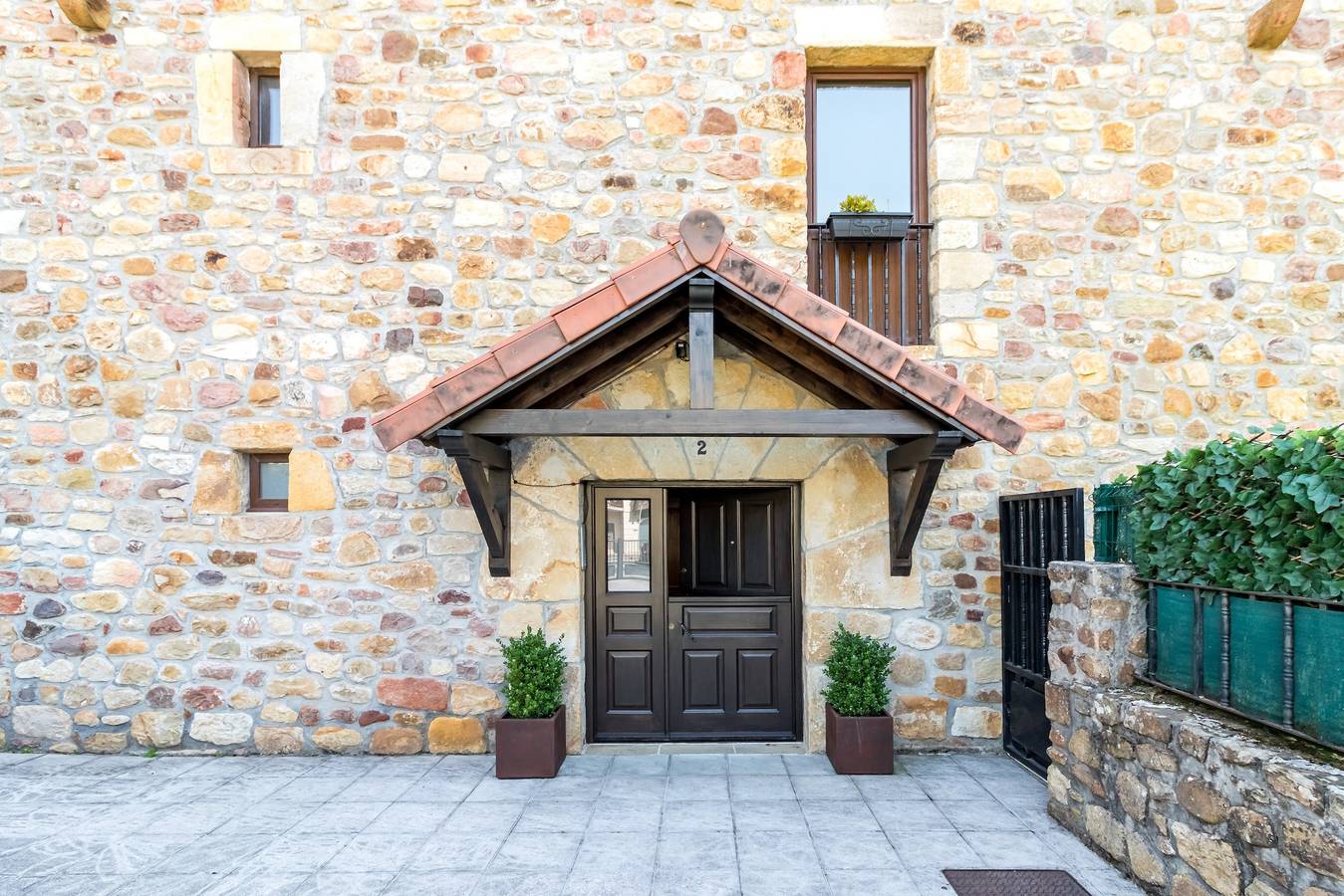 Apartamento entero, Casa Torre De Guriezo 6 Plazas con vistas a la montaña, balcón y Wi-Fi in Guriezo, Costa de Cantabria
