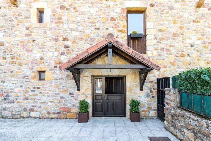 Apartamento entero, Casa Torre de Guriezo 5 Plazas con vistas a la montaña y Wi-Fi in Guriezo, Costa de Cantabria