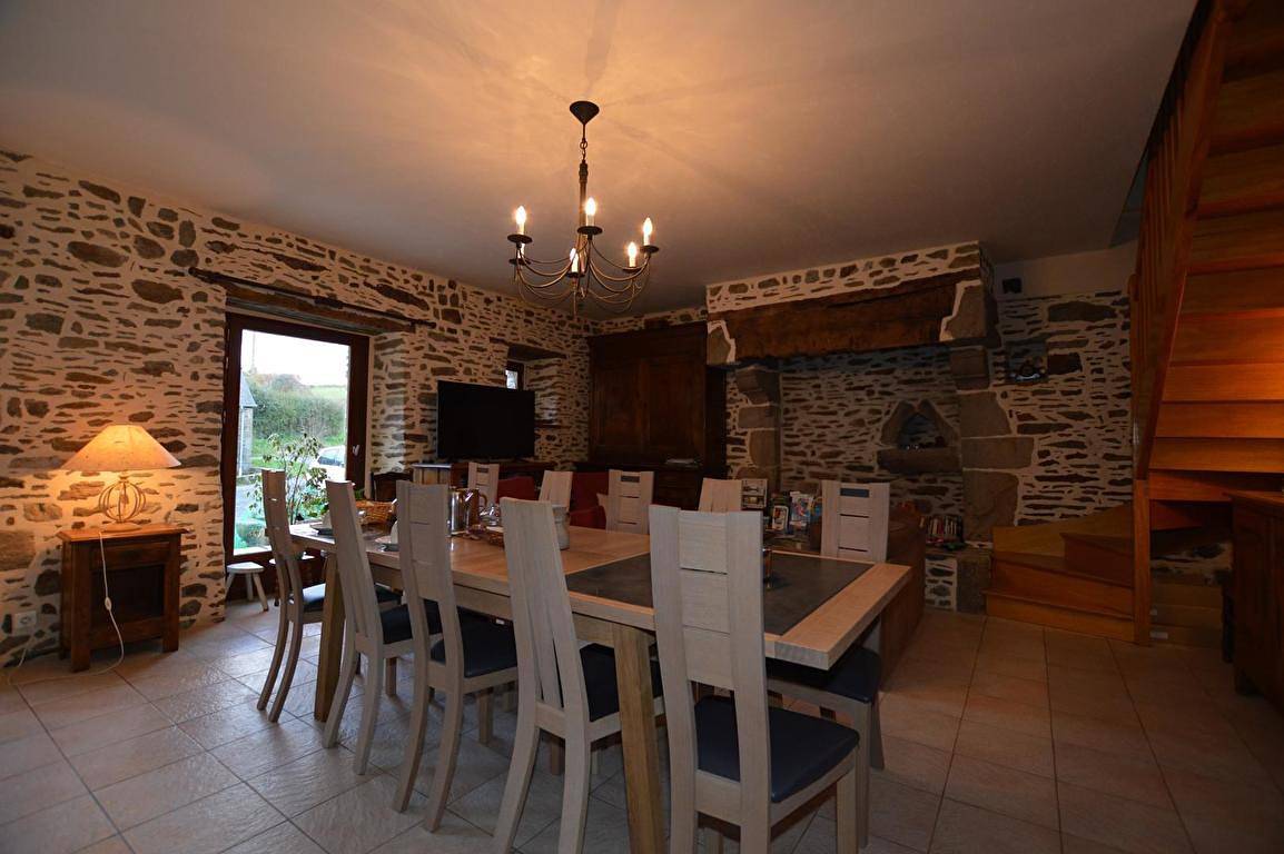 La Pahorie - Chambre Violette in Saint-Méloir-des-Ondes, Baie du Mont-Saint-Michel