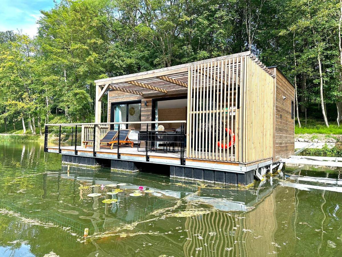 Double Room with Lake View in Marne