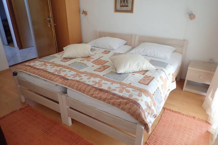 Ferienwohnung für 2 Personen, mit Balkon/Terrasse in Starigrad