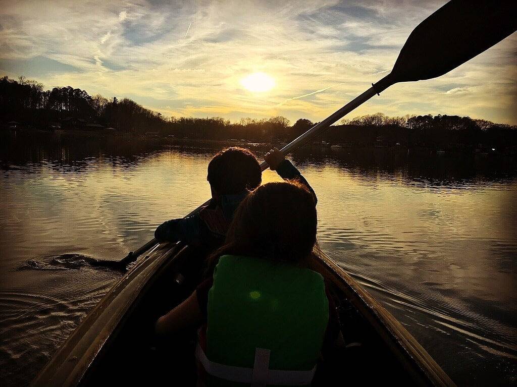 Camm's Lakeside Retreat (Close to Charlotte), Family-Friendly, Boat Available in Gaston County