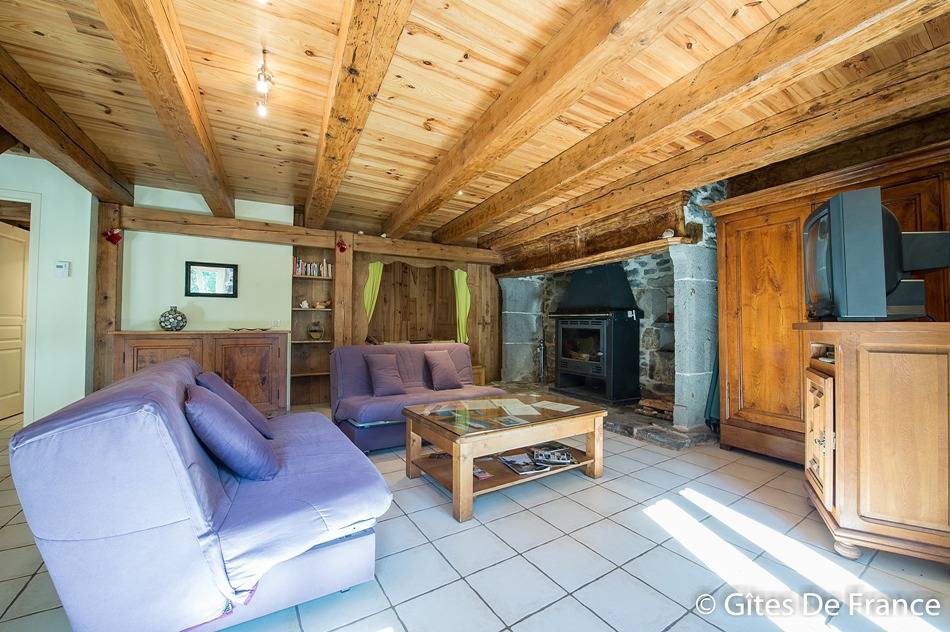 Casa de huéspedes para 8 personas con terraza in Picherande, Parque Natural Regional Volcans d'Auvergne