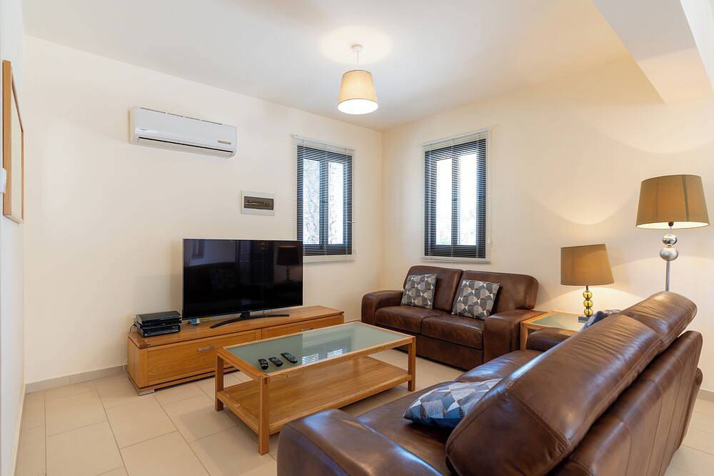 4 Schlafzimmer Villa mit privatem Pool in Larnaca Bezirk