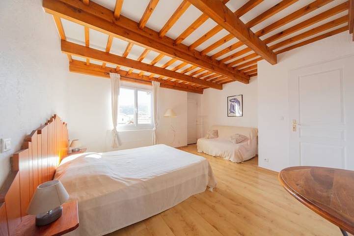 Location de vacances pour 10 personnes, avec jardin et piscine à Quincié-en-Beaujolais - 3