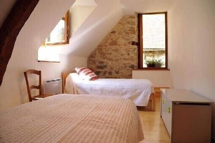 Gîte pour 4 personnes, avec jardin à Aucun - 3