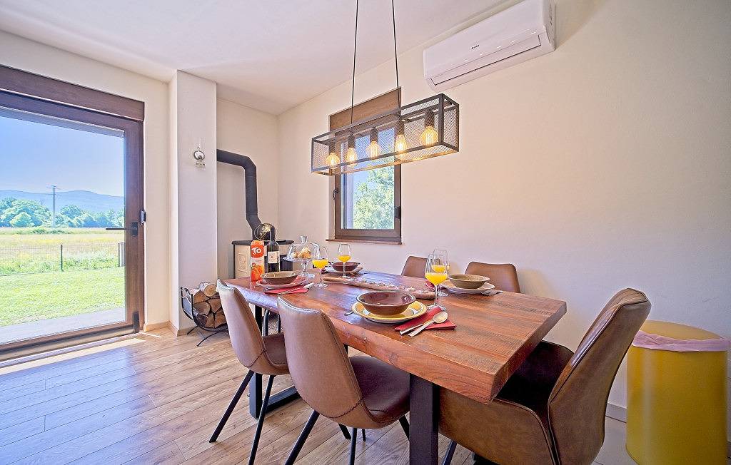 Villa pour 6 personnes avec terrasse in Gospić, Lika-Senj