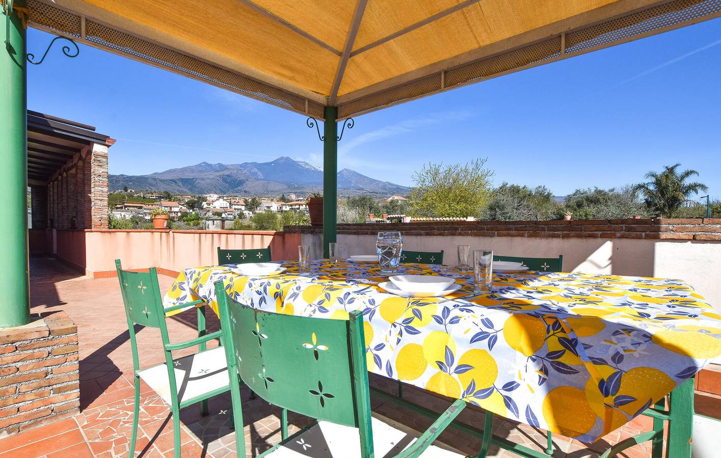 Entire holiday apartment, Sea View Apartment with Pool, Terrace & Parking in Santa Venerina in Santa Venerina, Mount Etna