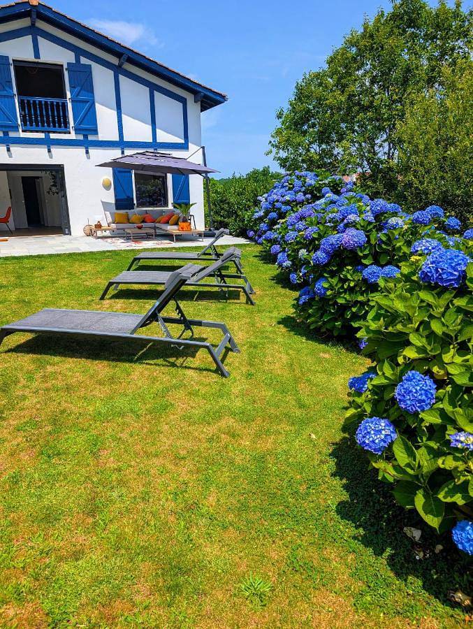 Location de vacances pour 8 personnes, avec terrasse et piscine à Bassussarry - 4