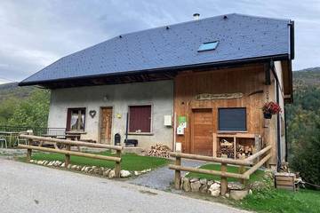 Gîte pour 5 personnes, avec balcon à Aillon-le-Vieux