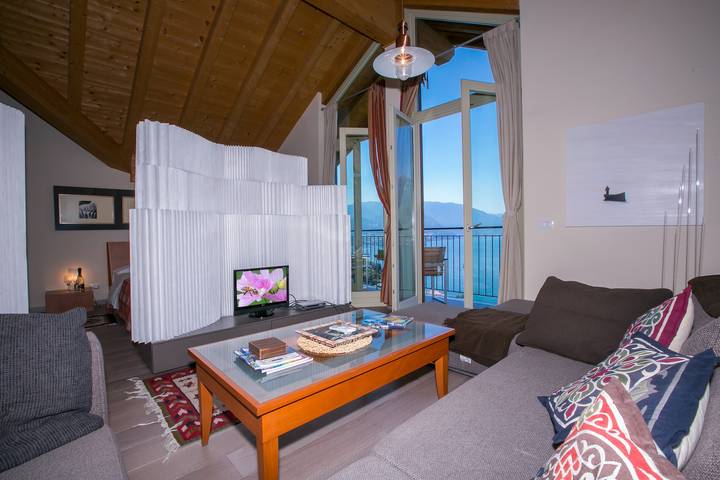 Gîte pour 2 personnes, avec vue sur le lac ainsi que piscine et balcon dans Perledo - 4