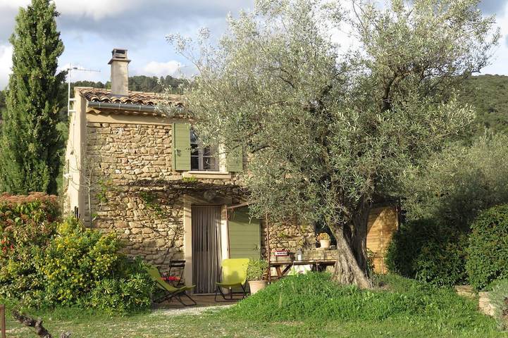 Gîte pour 5 personnes, avec Terrasse et Jardin