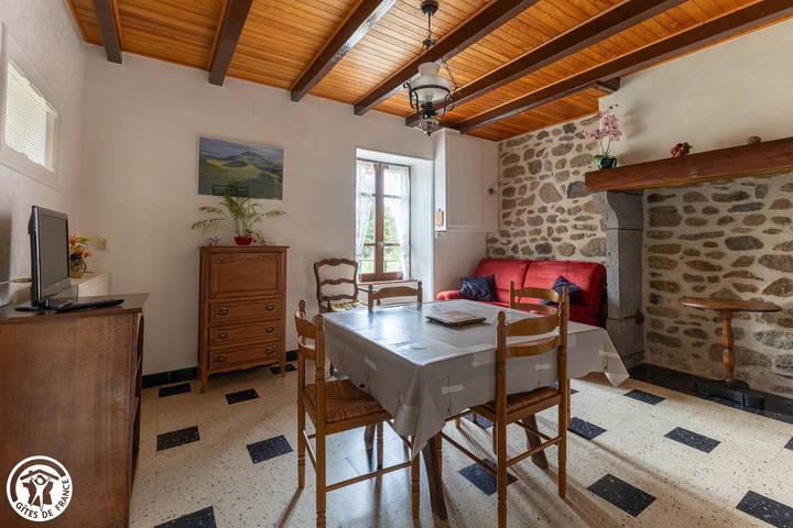 Gîte "Chez Léon" in Cournols, Regionaler Naturpark Volcans d'Auvergne