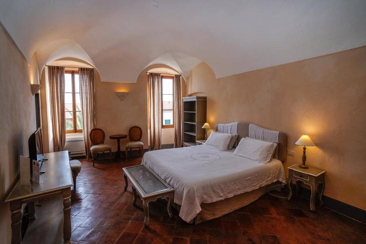 Dormiusa in Bordighera, Riviera di Ponente