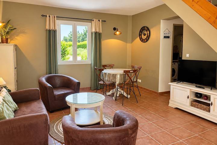 Casa de vacaciones 'Small House with Private Pool' con piscina privada, wifi y aire acondicionado in Maillane, Region de Arles