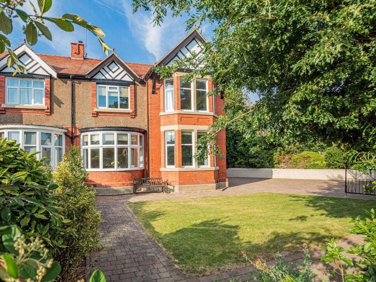 6 Bed in Colwyn Bay oc-88952 in Rhos on Sea, Conwy region