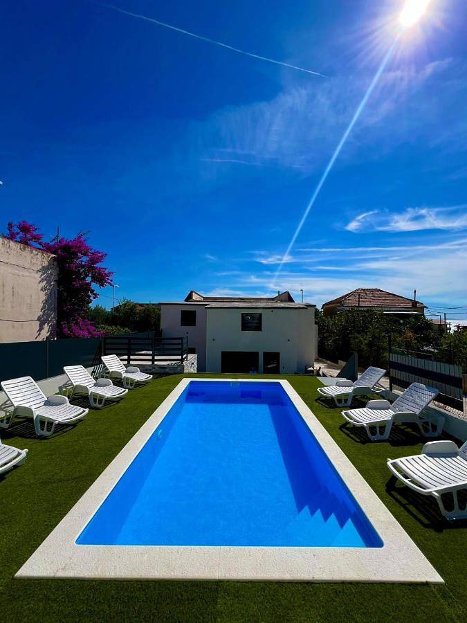 Chalet para 8 personas, con terraza y piscina - 1