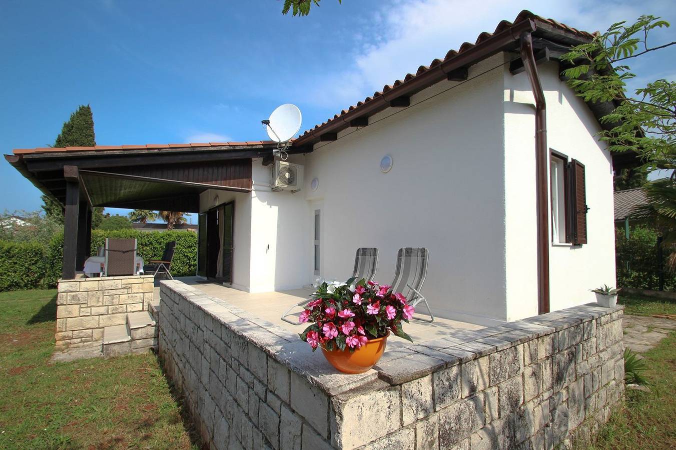 Hundefreundliches Ferienhaus nur 100 Meter zum Strand mit Grillbereich in Novigrad, Umag und Umgebung