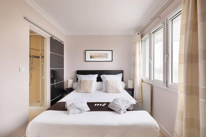 Entire apartment, Magnificent apartment between Paris and Disneyland. Rer A 10 min by bus -Parking in Neuilly-sur-Marne, Seine-Saint-Denis