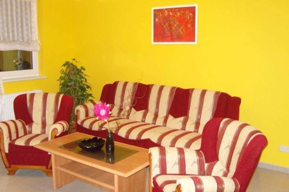 Ganze Wohnung, Ferienwohnung Waldkauz - Ferienhaus Jägerswalde in Güstrow, Mecklenburgische Seenplatte