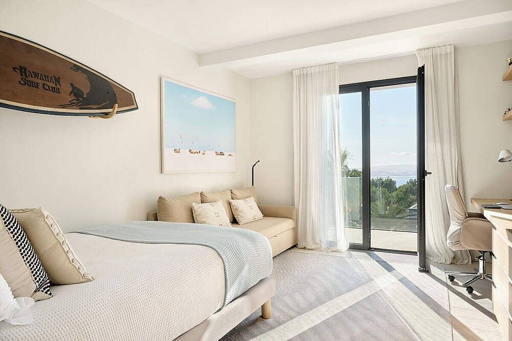 Luxurious and Modern 7 Bedroom Property in Portals in Portals Nous, Calvià