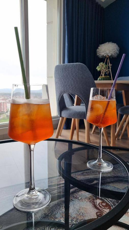 Gîte pour 2 personnes, avec vue et terrasse ainsi que sauna et piscine à Skopje - 4