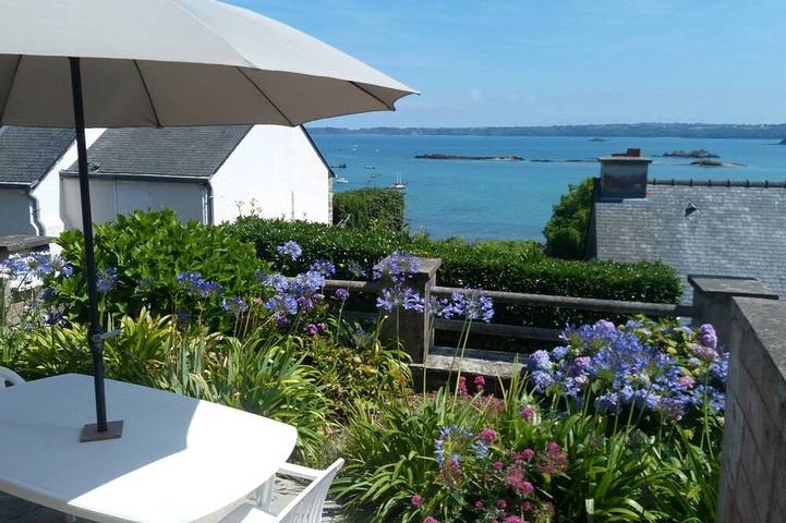 Location de vacances pour 4 personnes, avec jardin et terrasse à Ploubazlanec